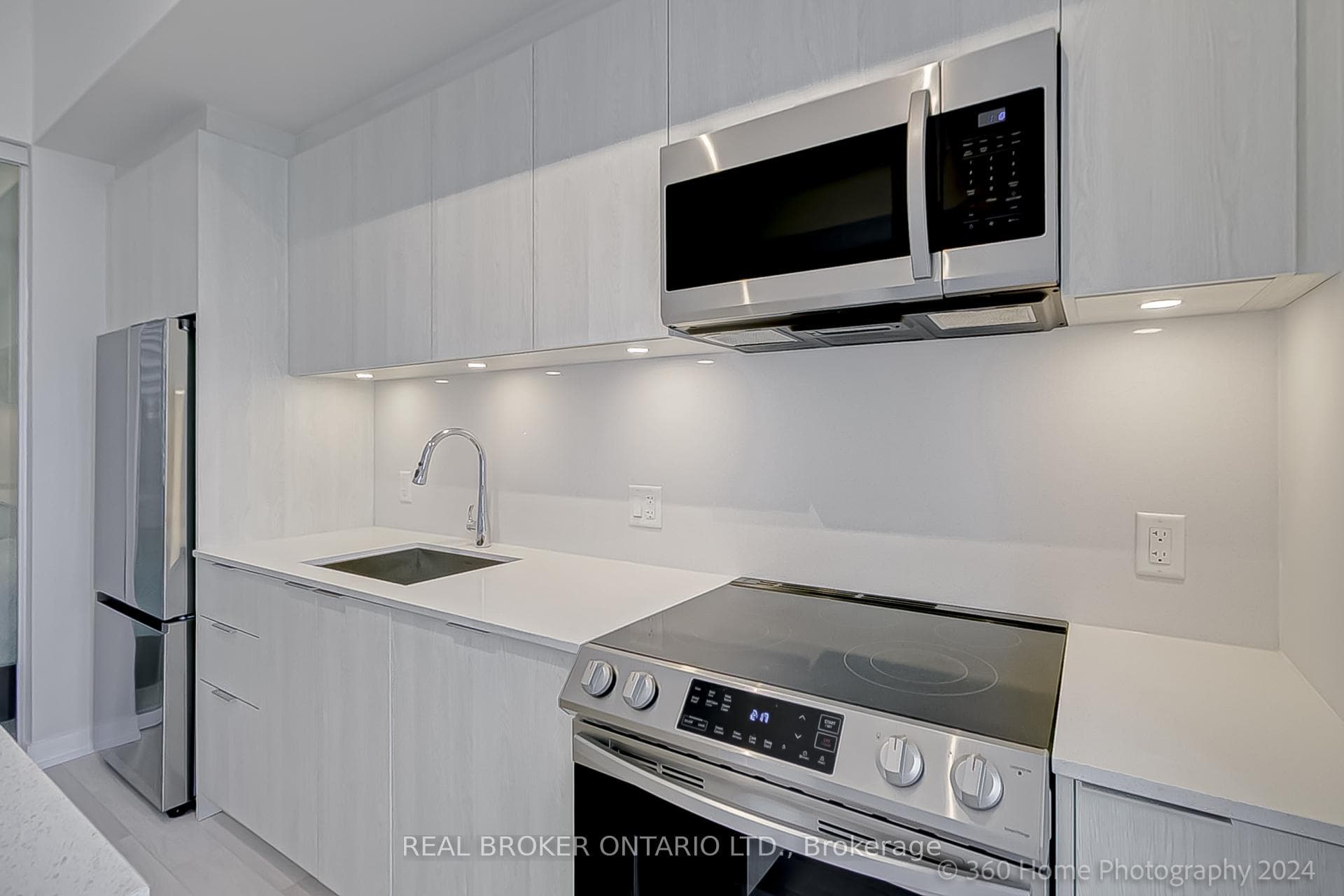 357 King Street Unit 1601 photo 21