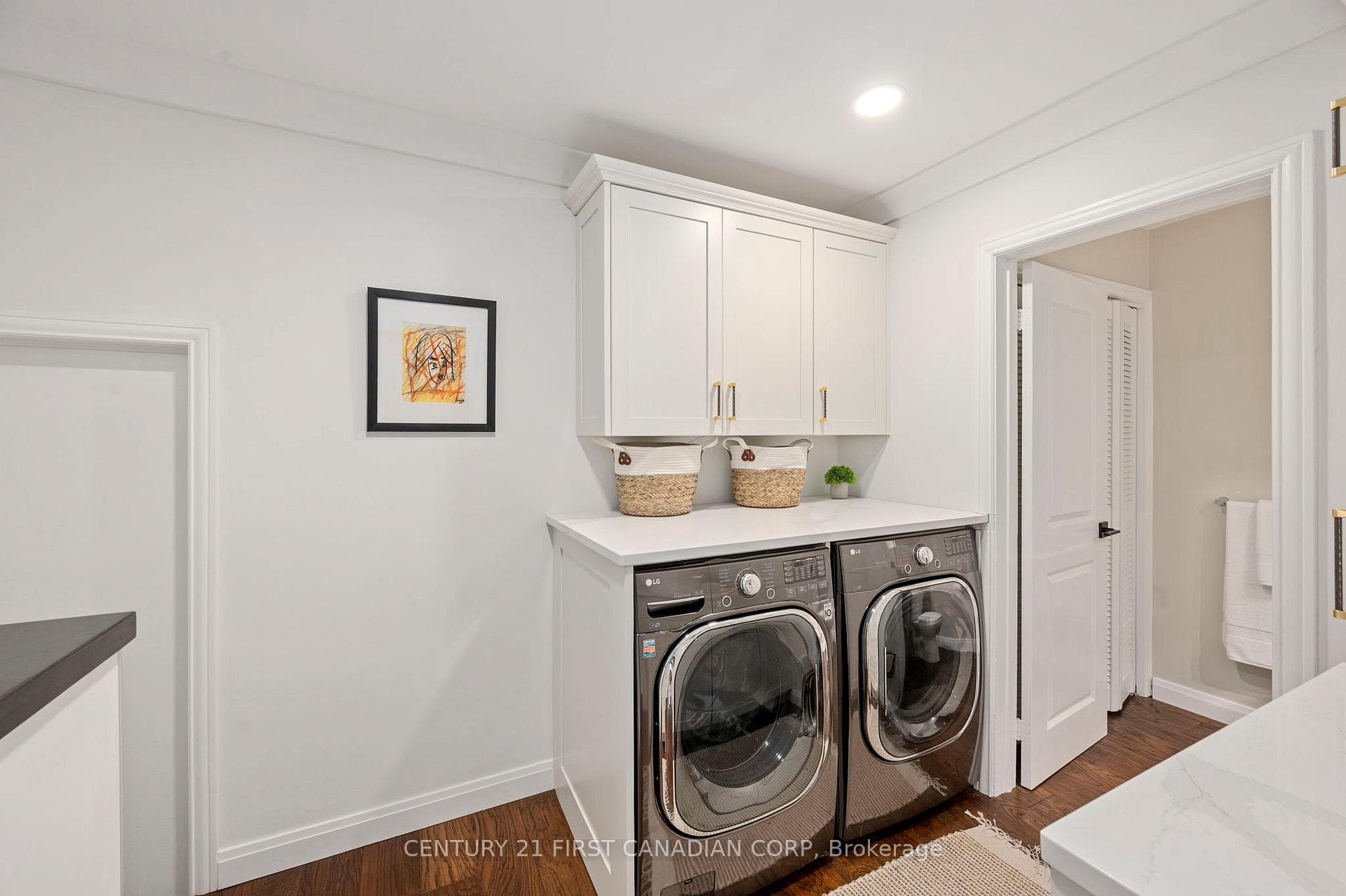 43 Compton Crescent photo 12