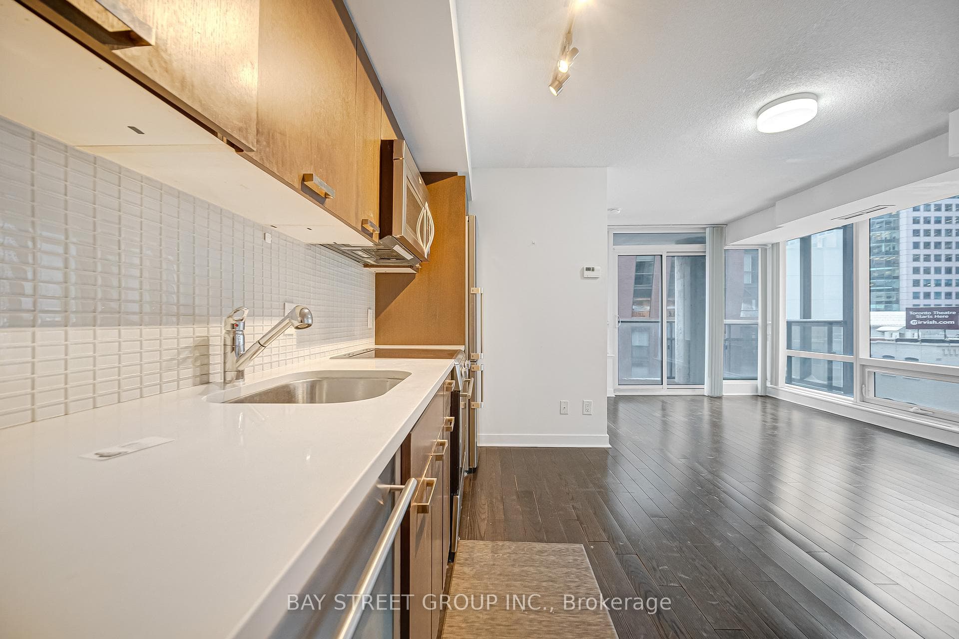 295 Adelaide Street Unit 708 photo 17