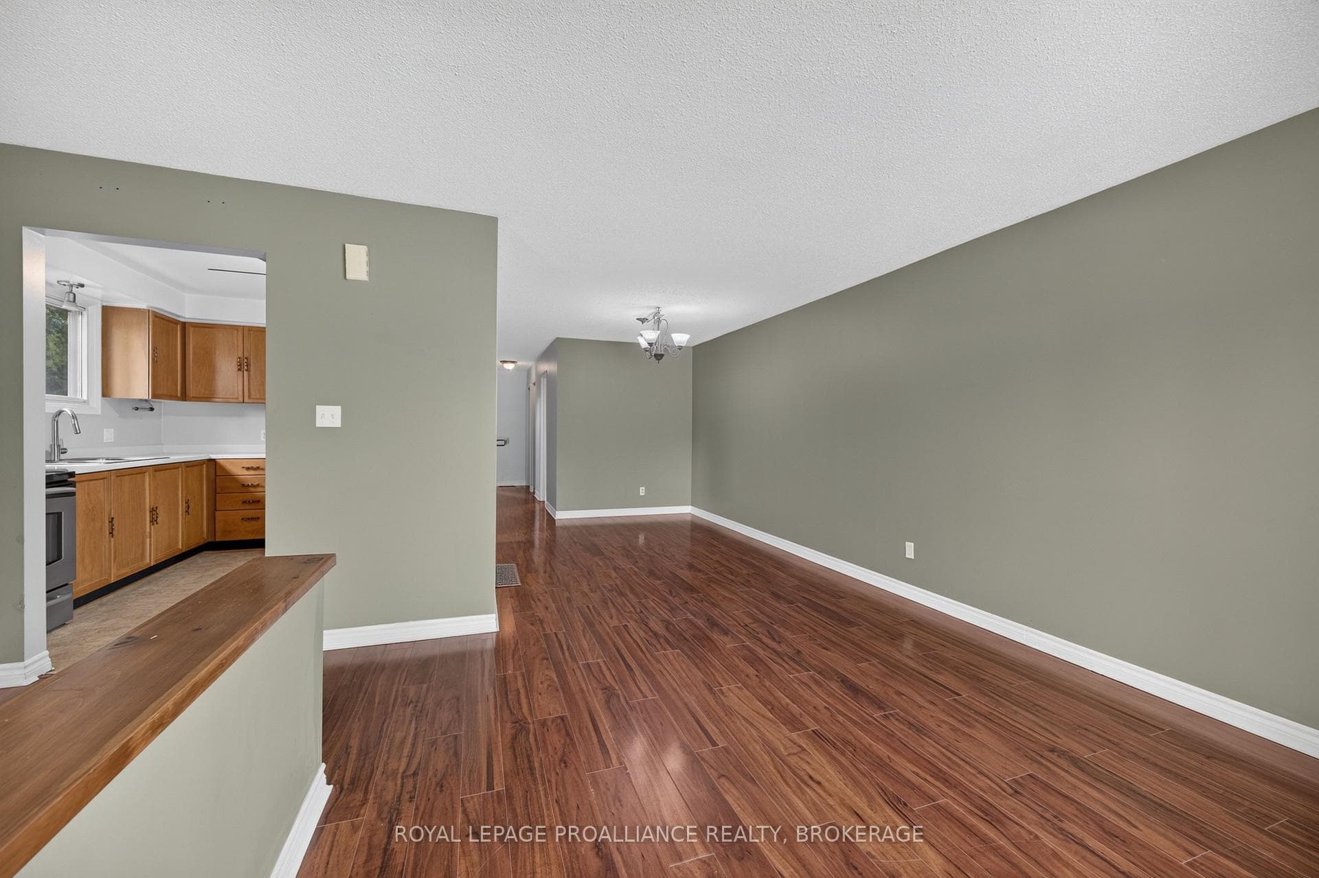 585 Gavin Court photo 6