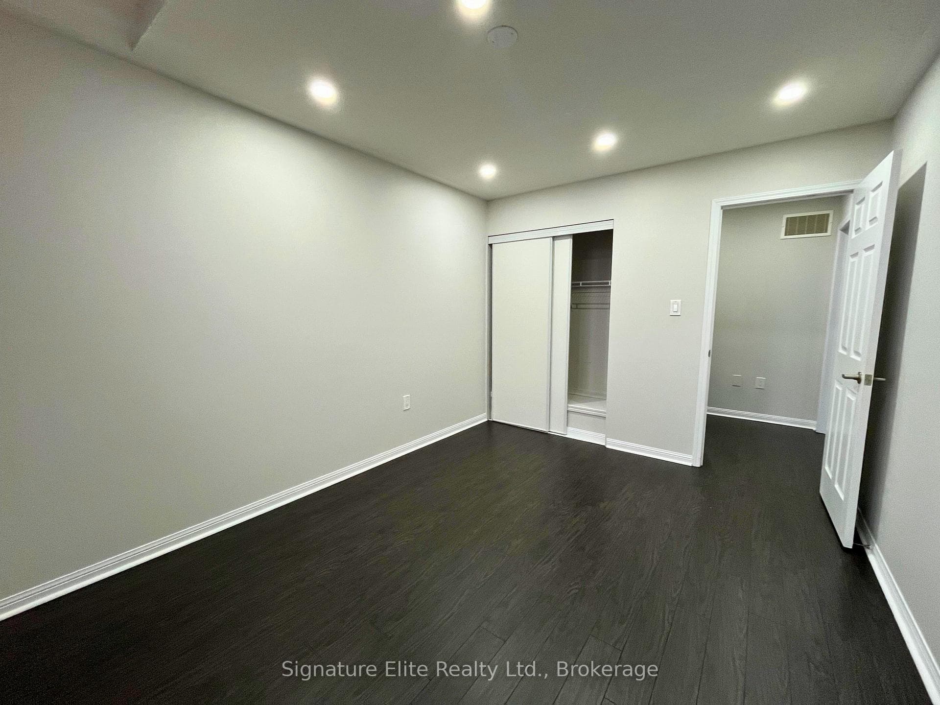 117 Baycliffe Crescent photo 11