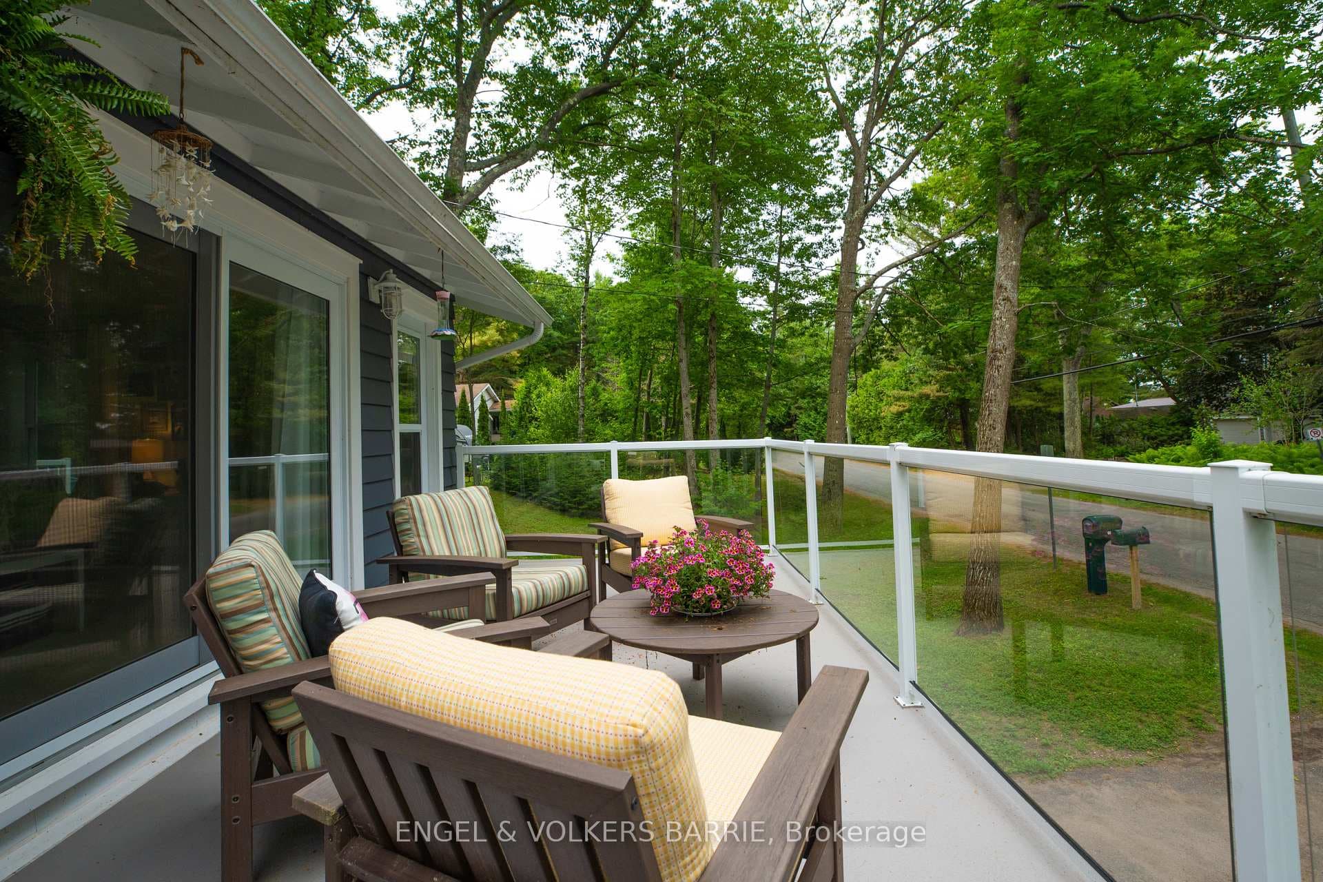 661 Tiny Beaches Road photo 11