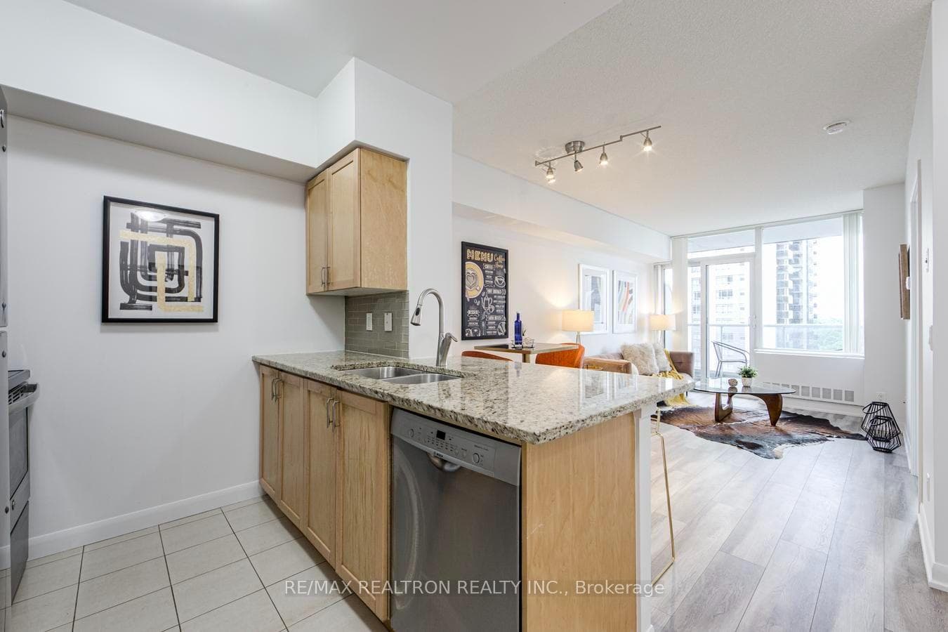 4968 Yonge Street Unit 1505 photo 7
