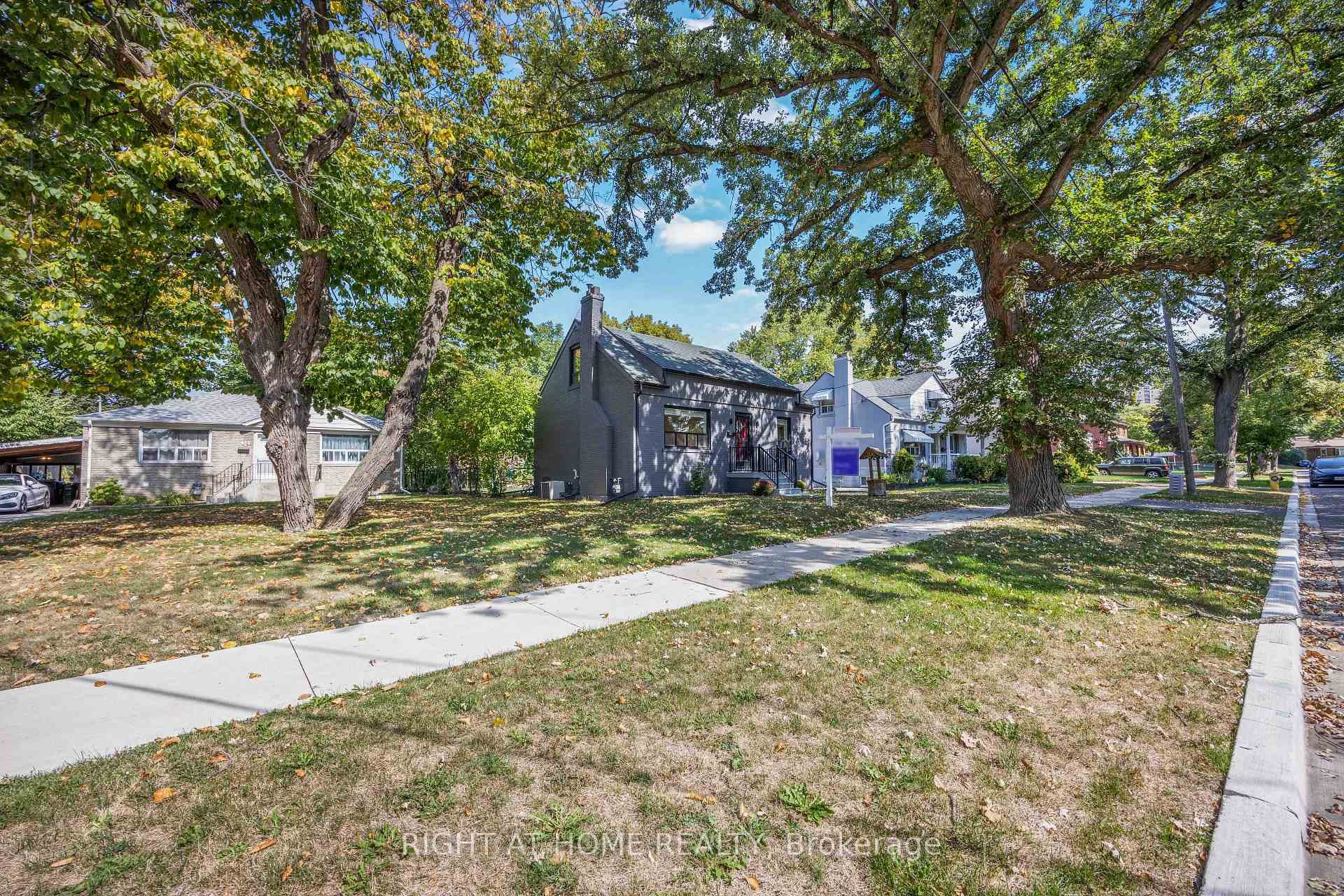 12 Rosalie Avenue photo 4