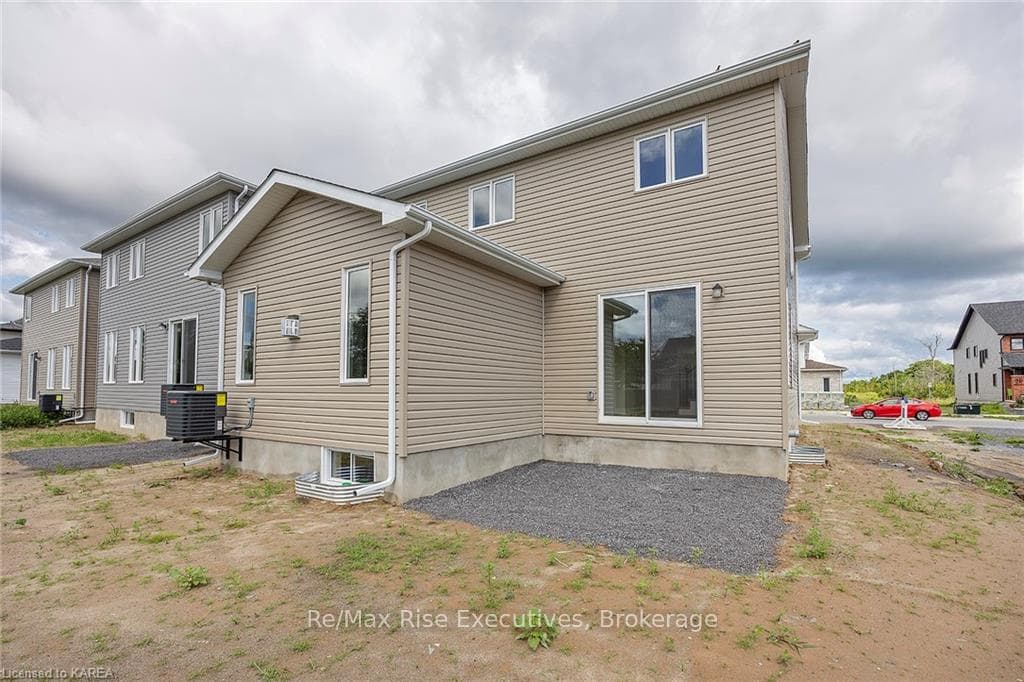 1393 MONARCH Drive photo 33