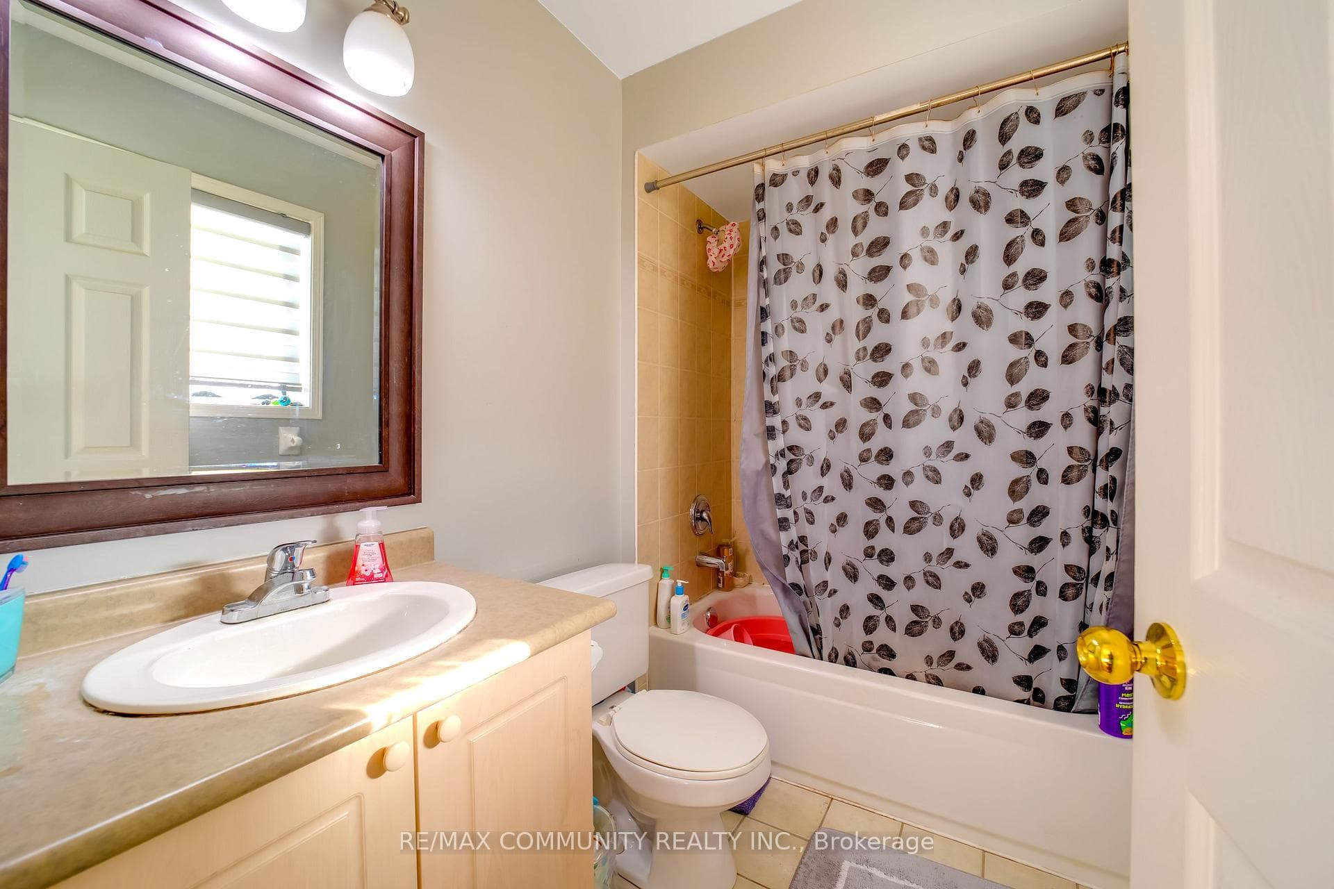 110 Mcsweeney Crescent photo 16