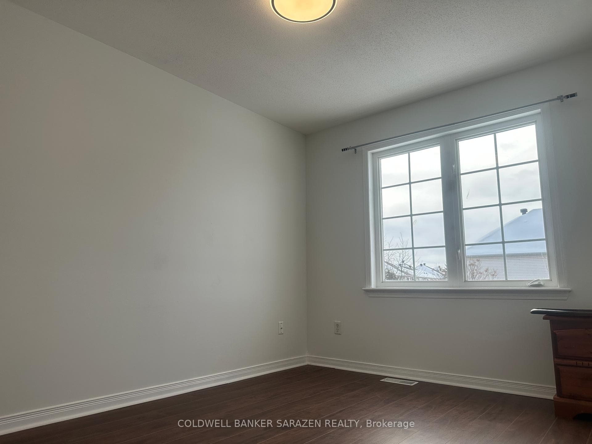 454 Wisteria Crescent photo 17