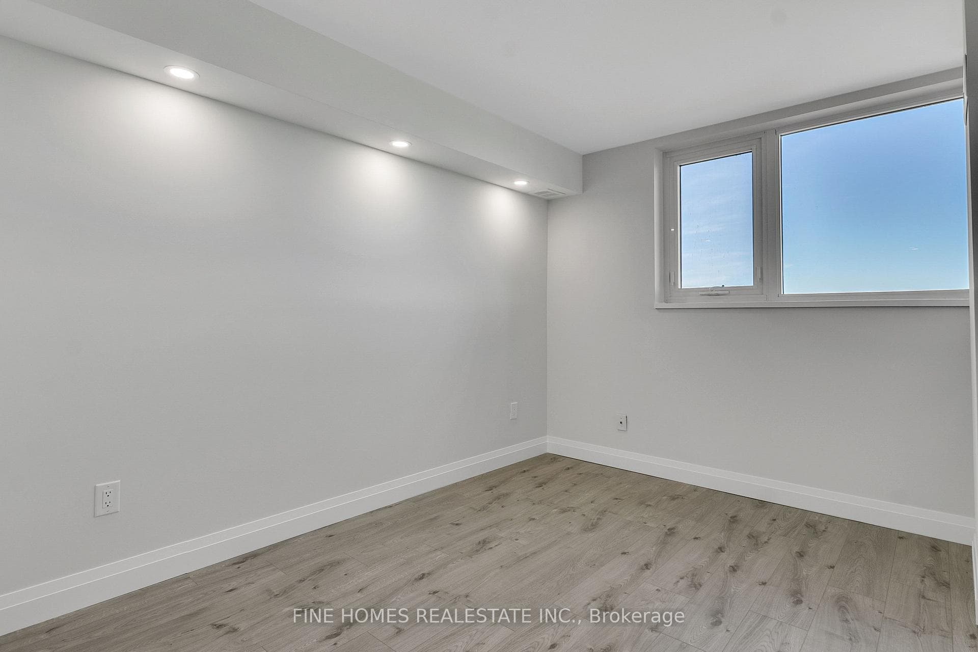 260 Scarlett Road Unit 1612 photo 27