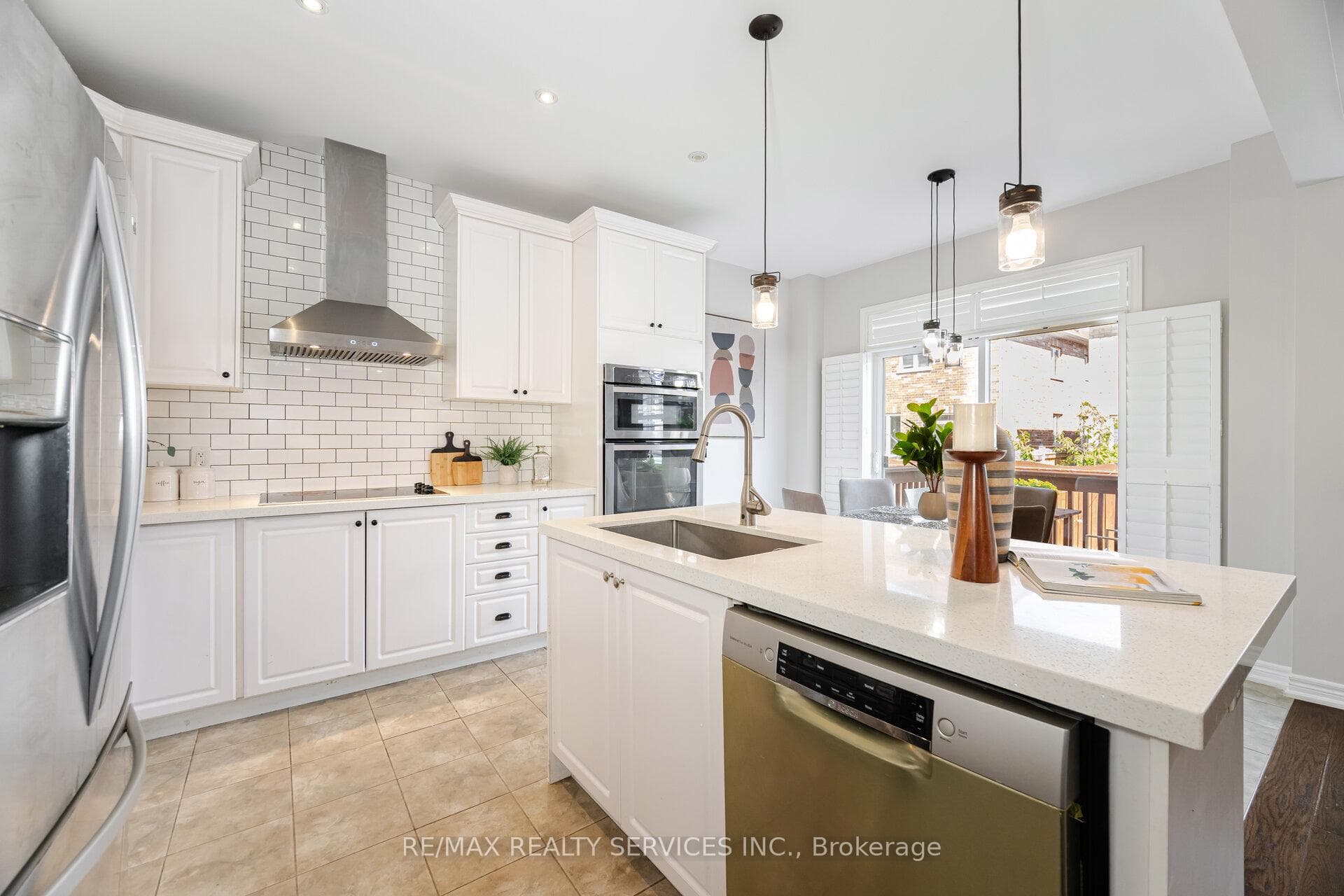 9 Meadowcreek Road photo 17