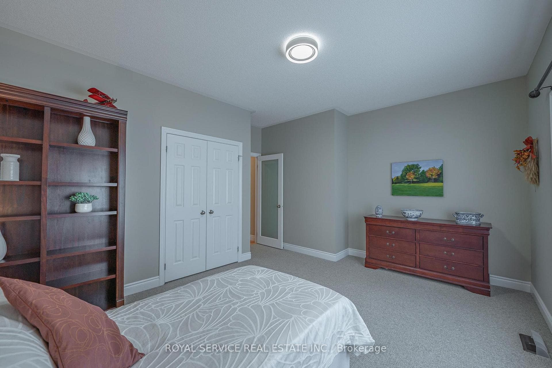 Large Bedroom