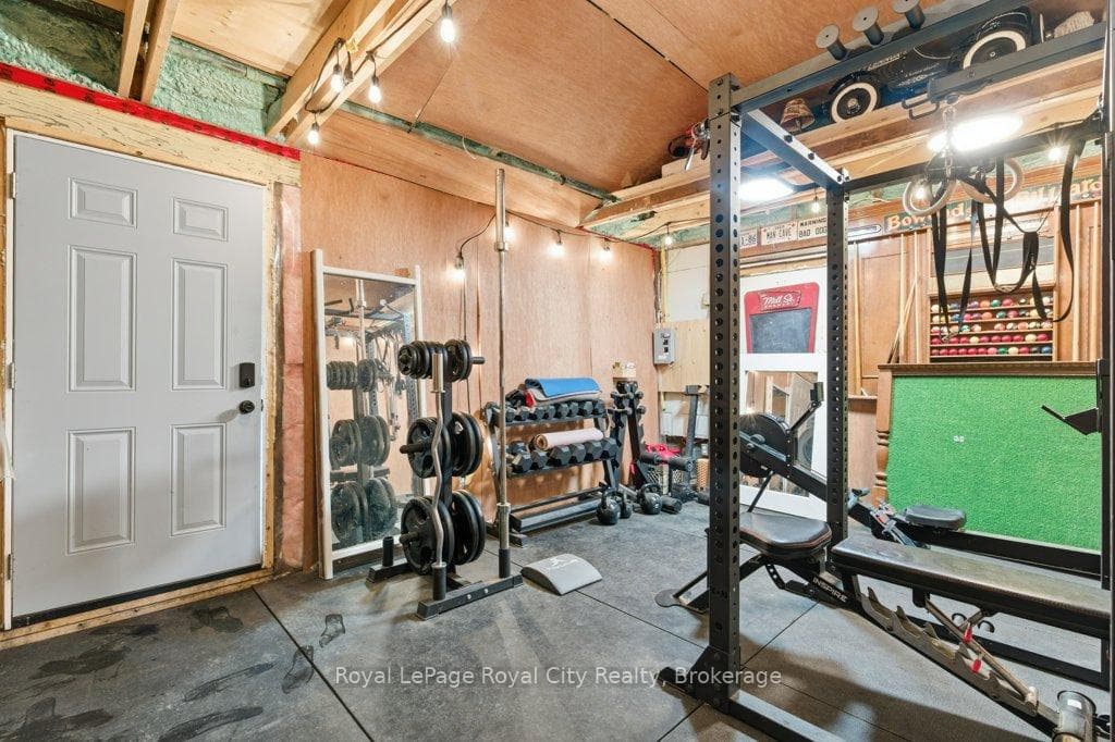 554 Woolwich Street photo 30