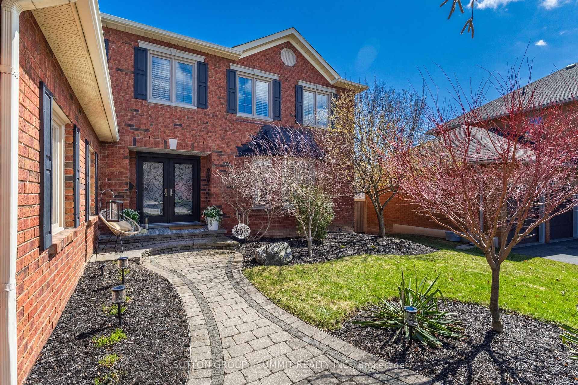 1354 Winterberry Drive photo 3