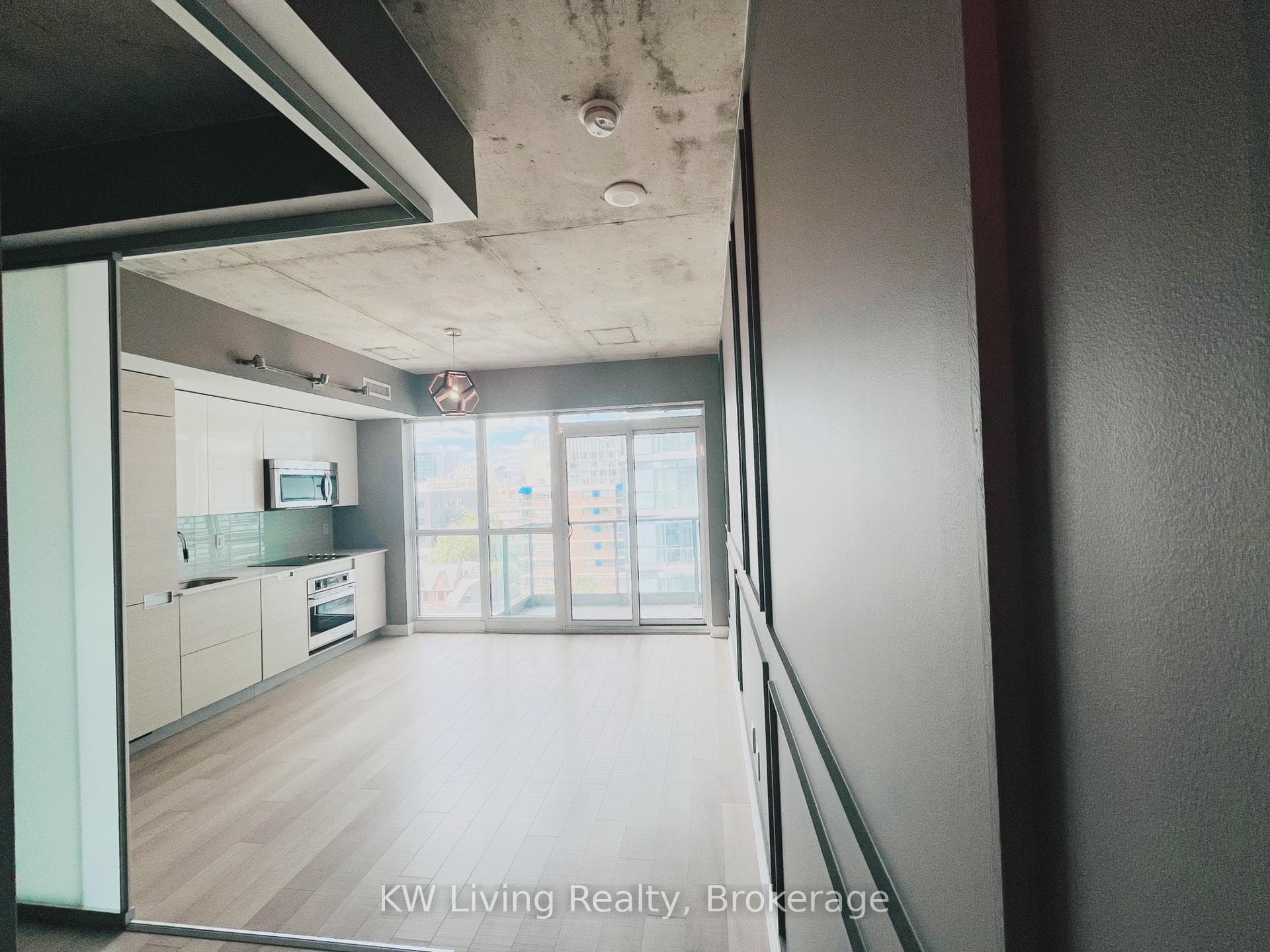 210 Simcoe Street Unit 912 photo 9
