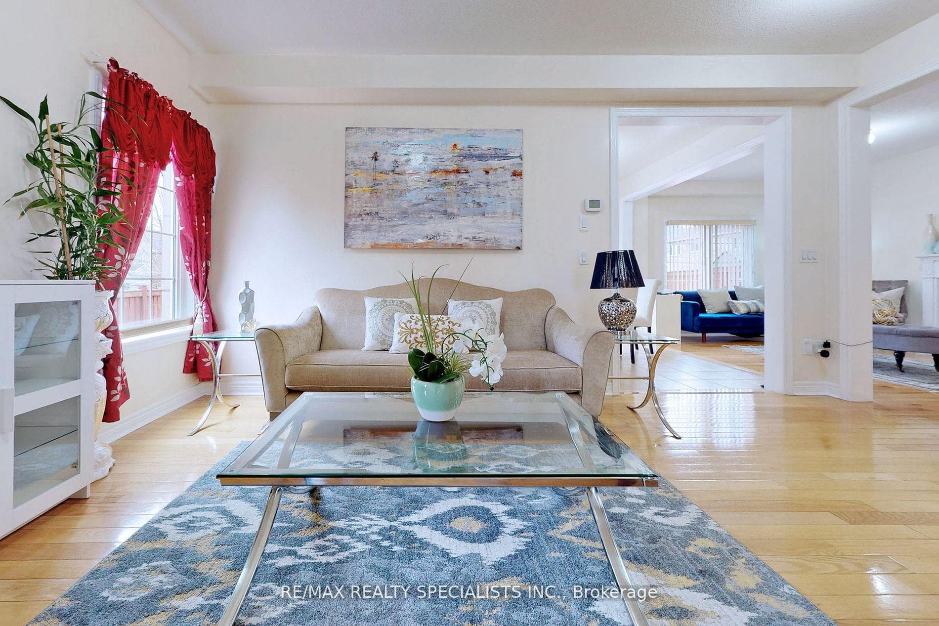 37 Versailles Crescent photo 5