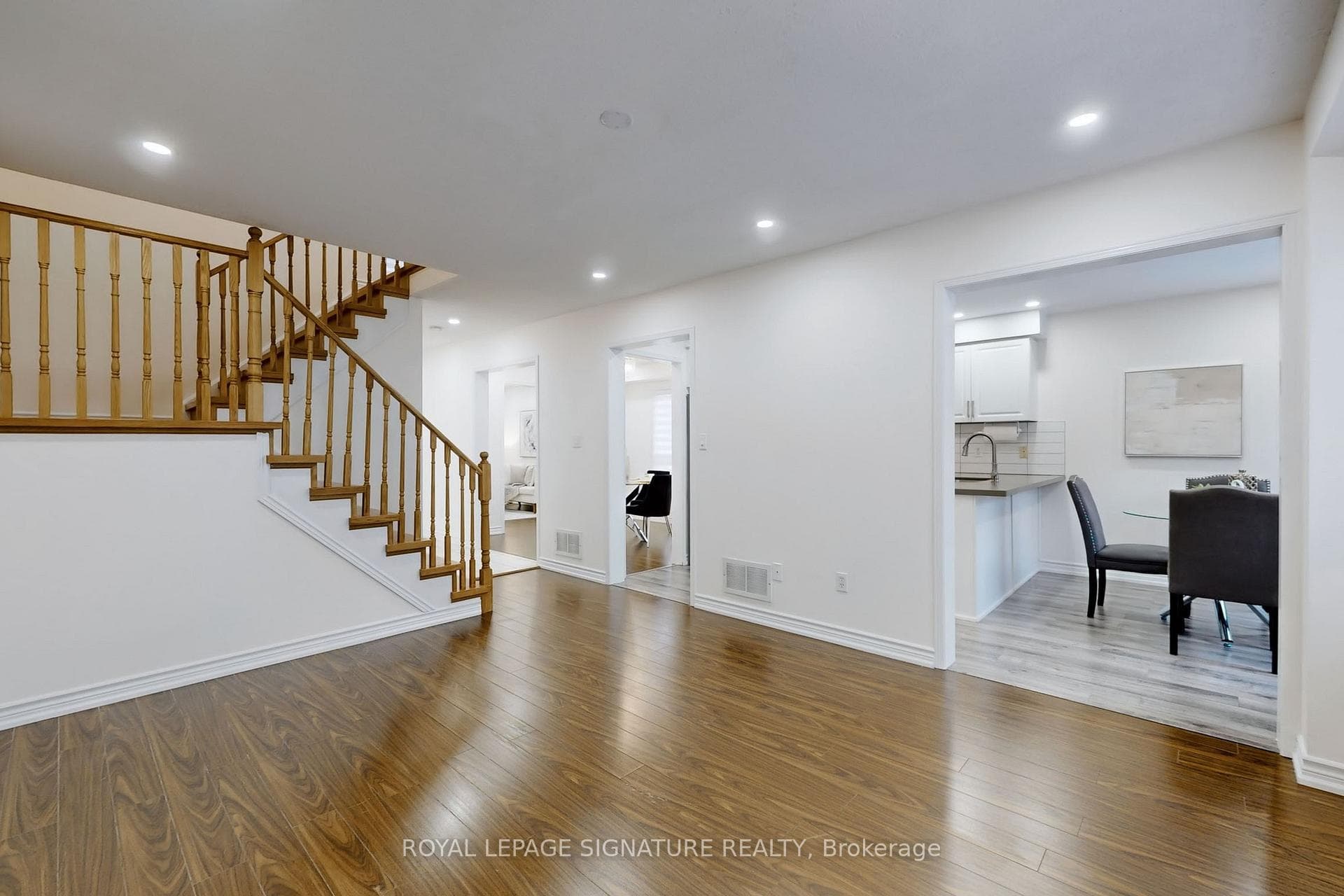 451 Compton Crescent photo 11