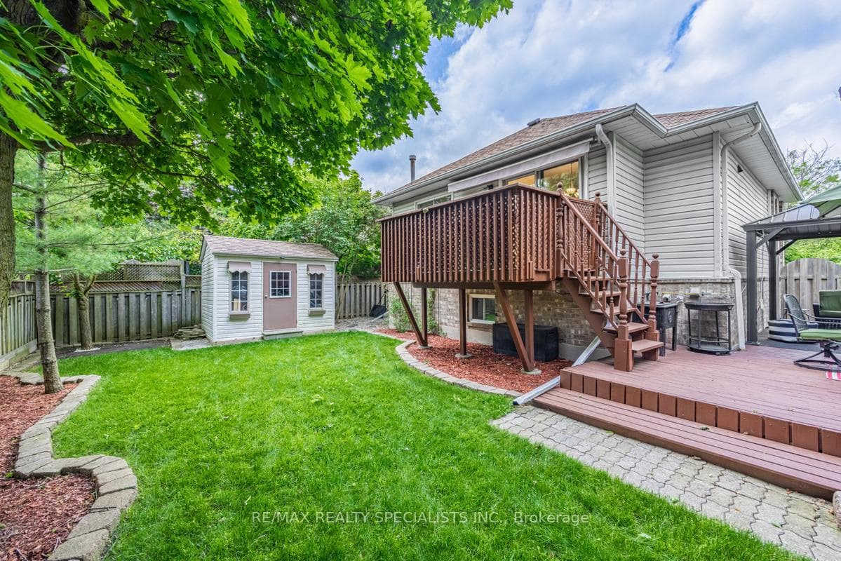 17 Banting Road photo 35