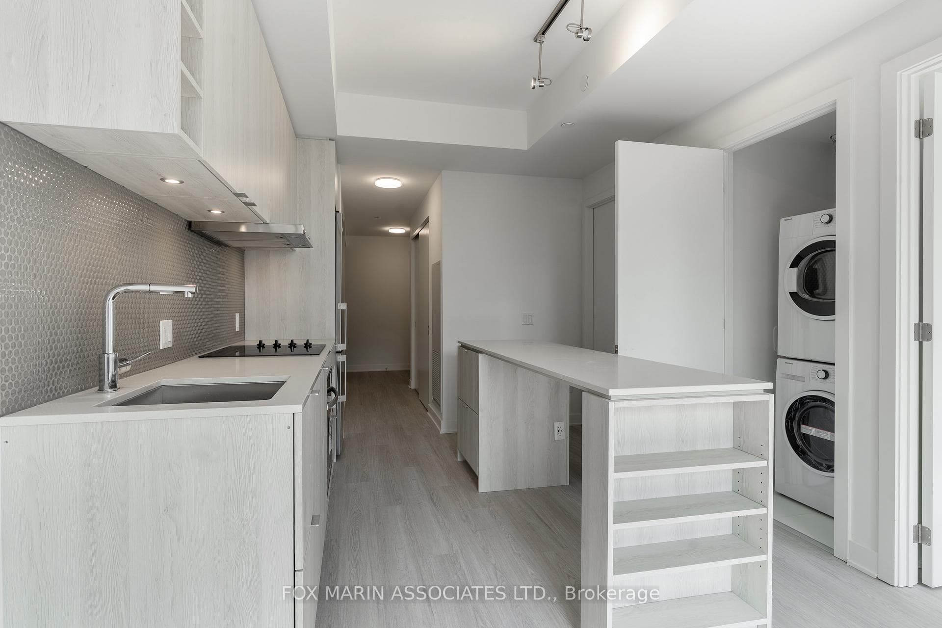 11 Yorkville Avenue Unit 816 photo 6