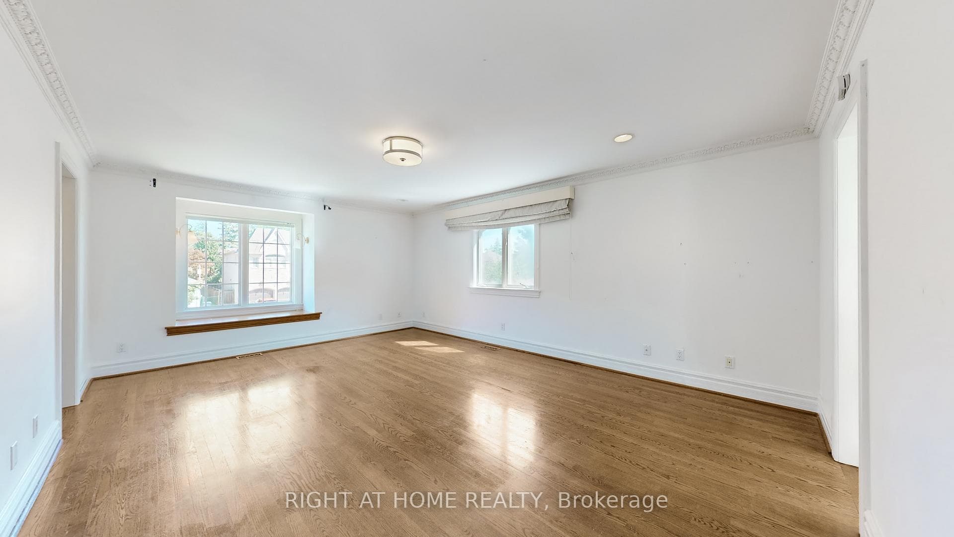 225 Kingsdale Avenue photo 11