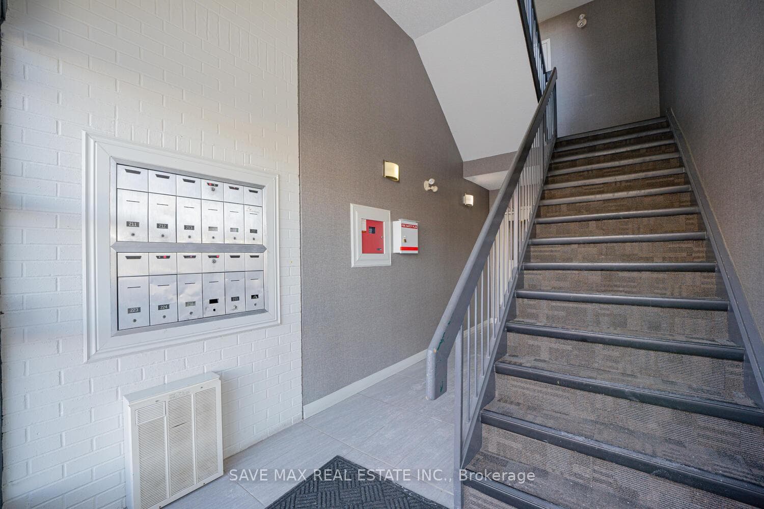 1450 Glen Abbey Gate Unit 224 photo 4