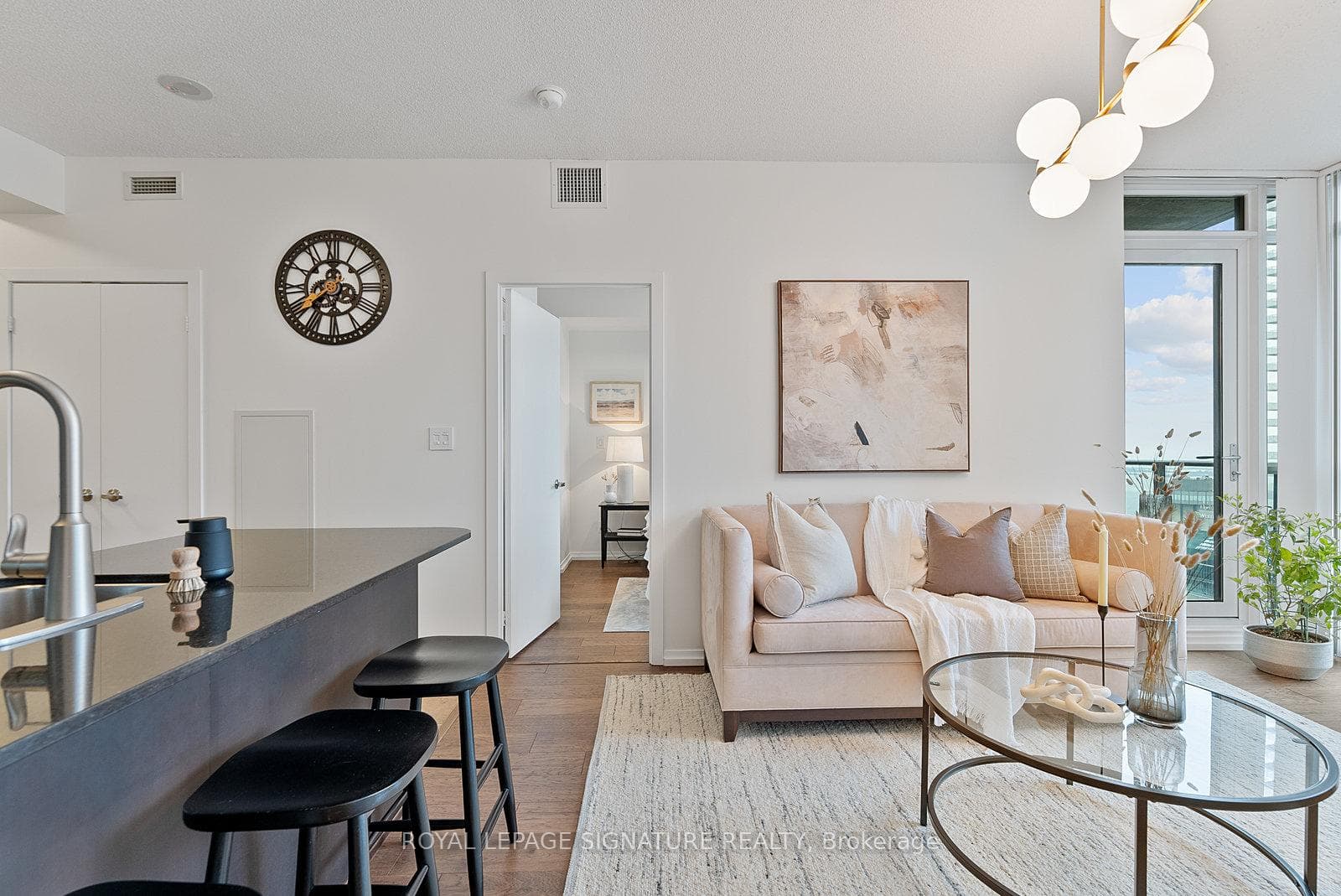 65 Bremner Boulevard Unit 4301 photo 11
