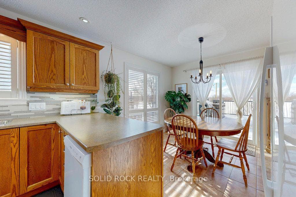 83 Comba Drive photo 9
