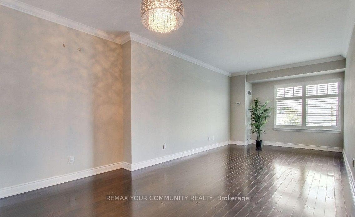 10211 Keele Street Unit 211 photo 9
