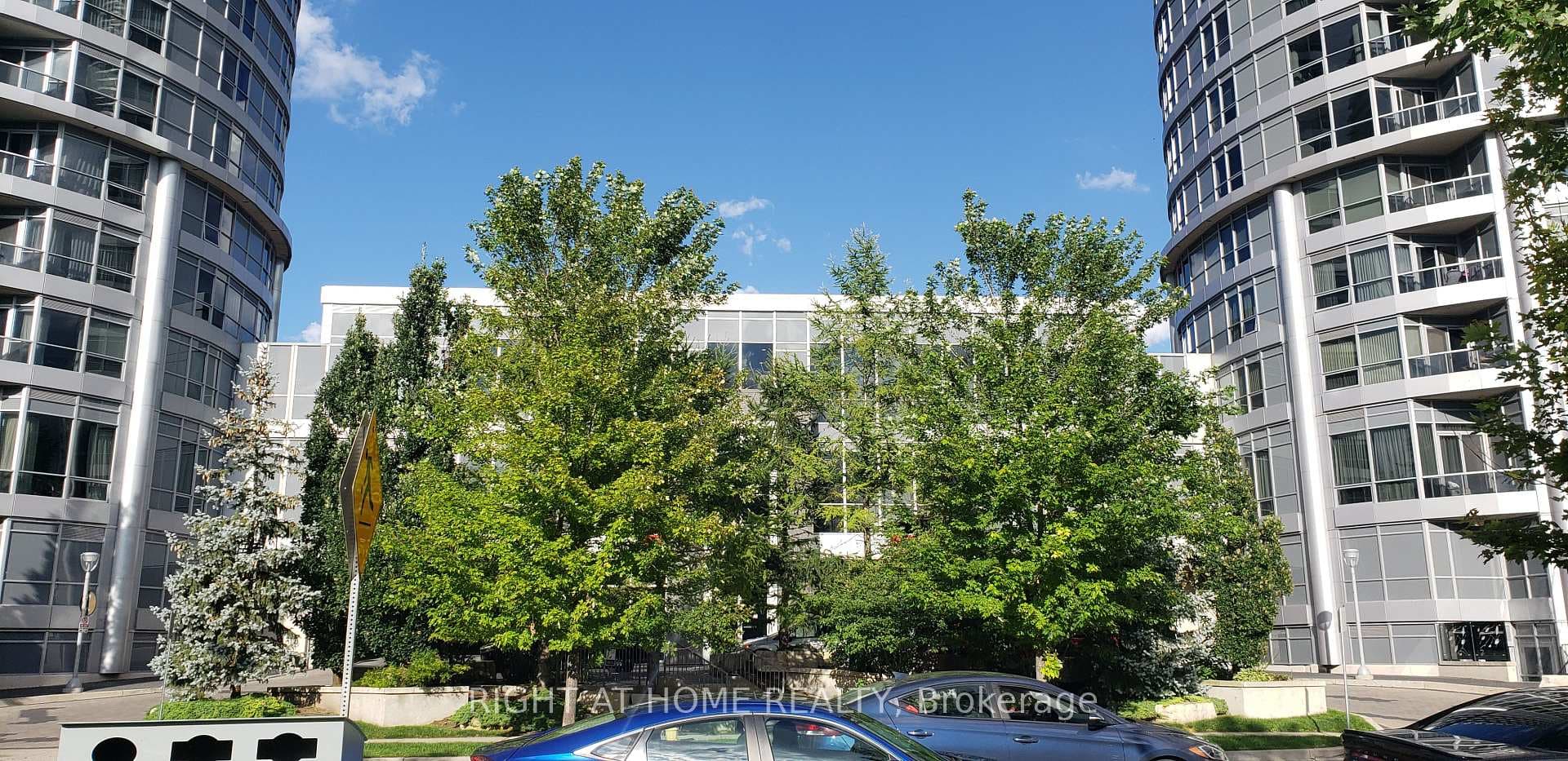 181 Village Green Square Unit 2616 photo 1