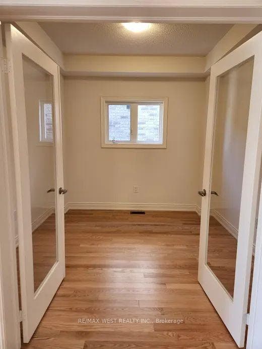 16 Bloomfield Crescent photo 8