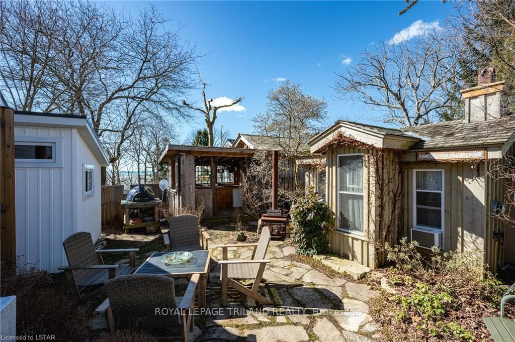 192 MITCHELL Street photo 34