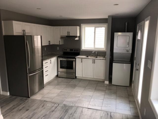 104 Daphne - Coach House