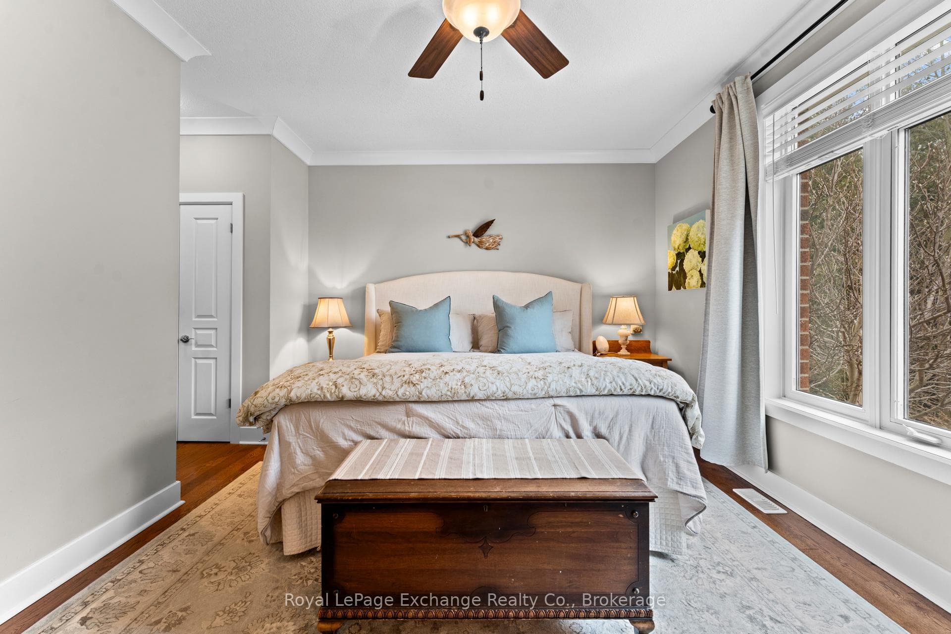 592 Hunter Street photo 31