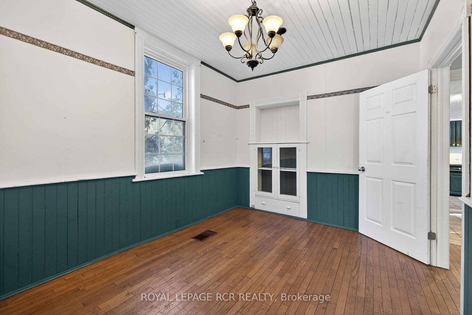 Formal dining room