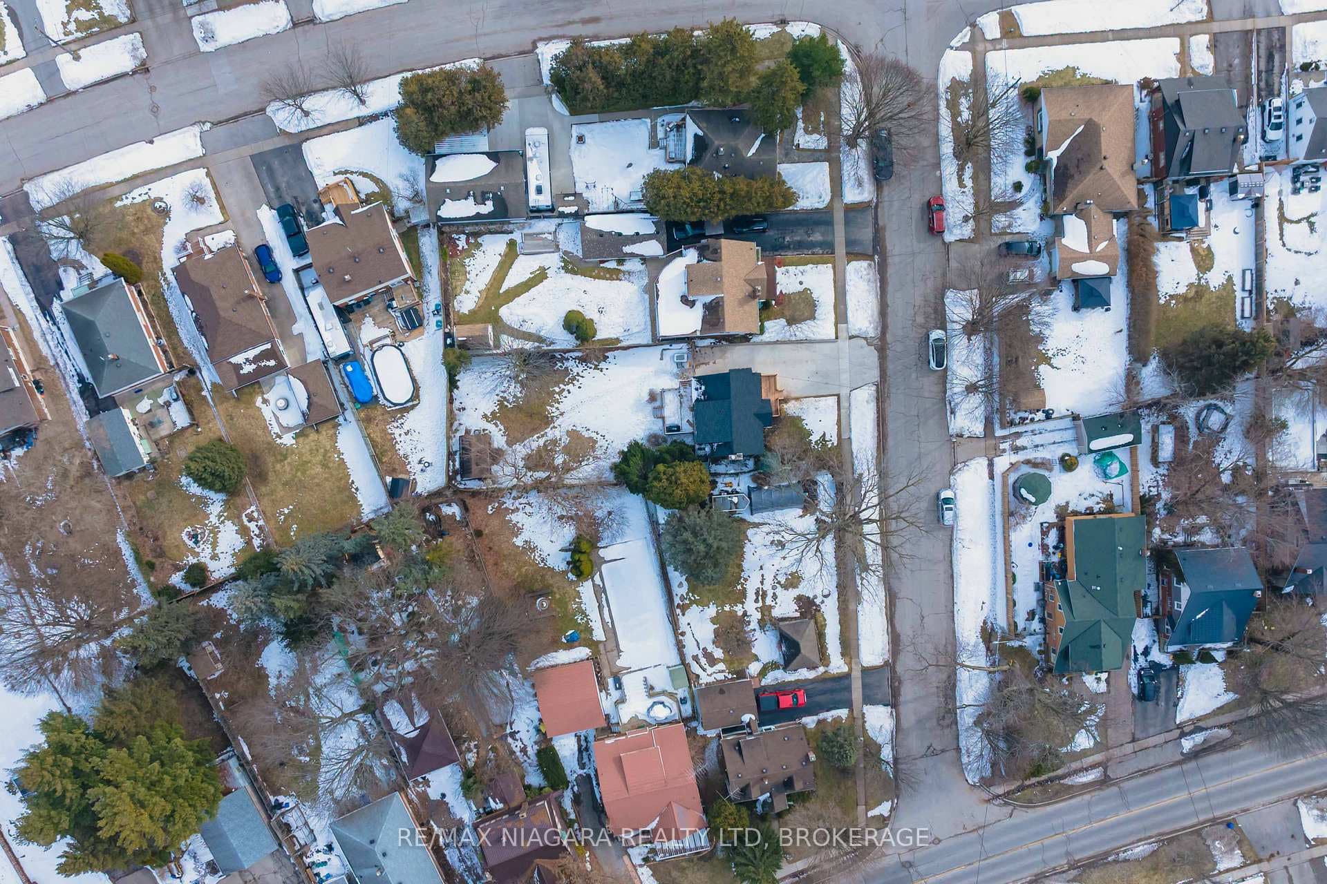 5781 Morden Drive photo 40