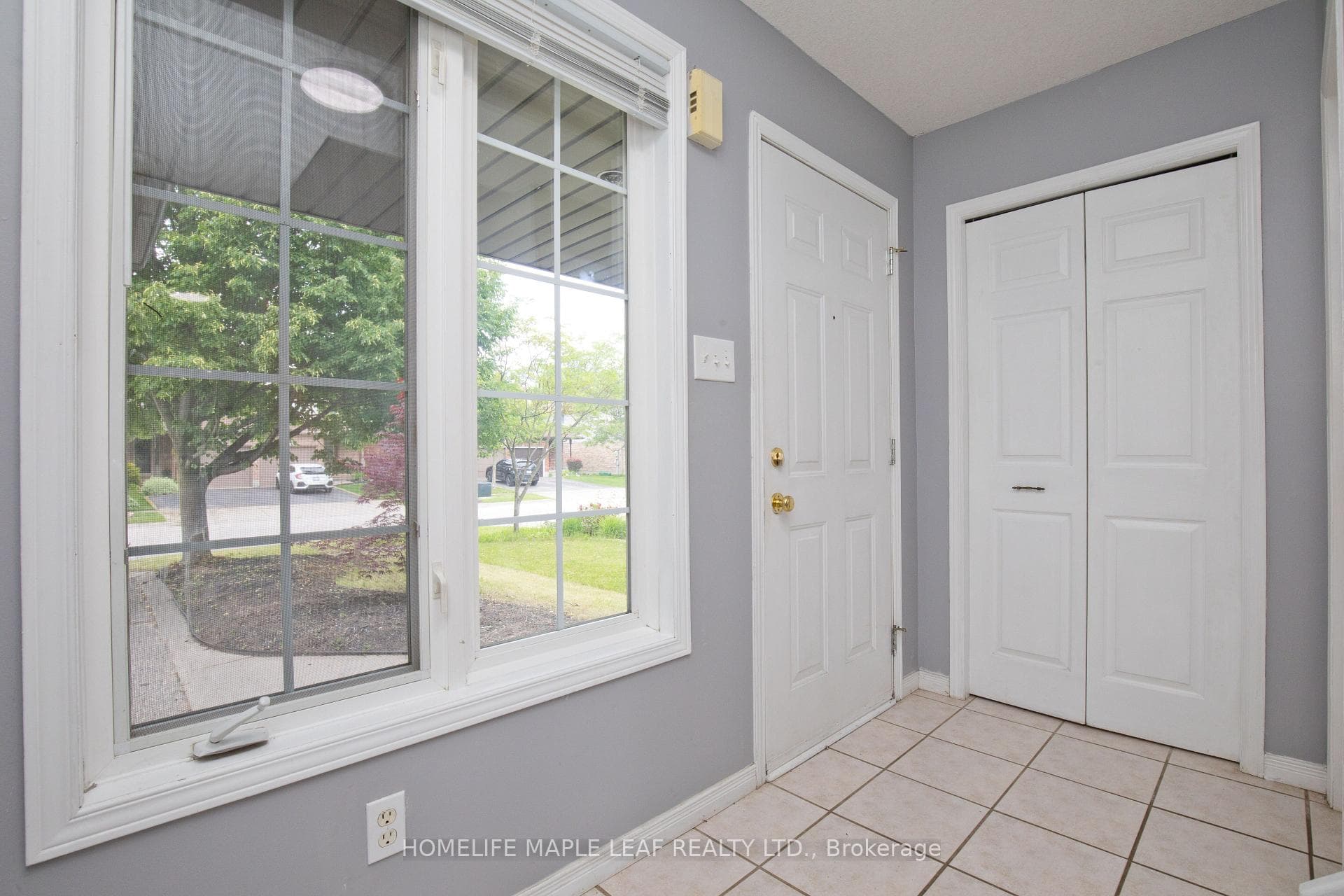 87 Wood Grove Crescent photo 5
