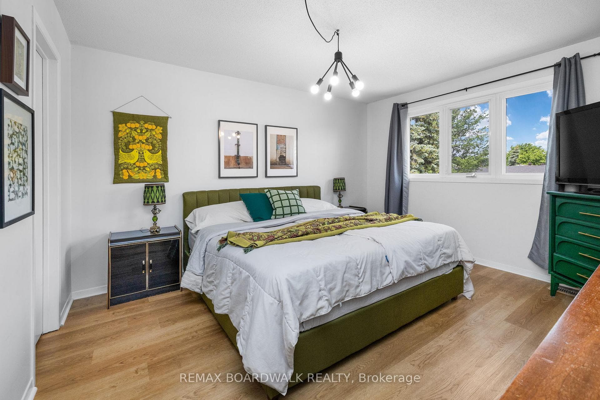 8 Jessie Drive photo 32