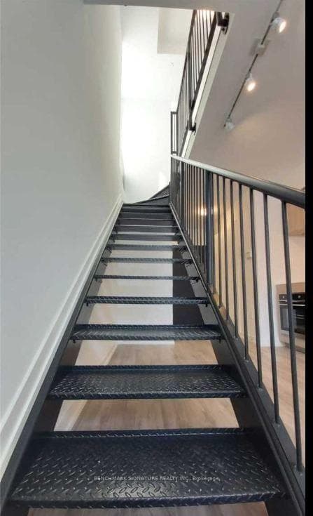 77 Shuter Street Unit 223 photo 13