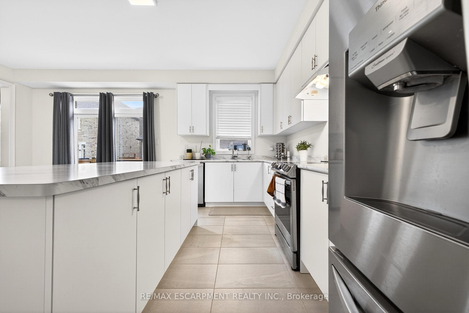 20 Zimmerman Gardens photo 19