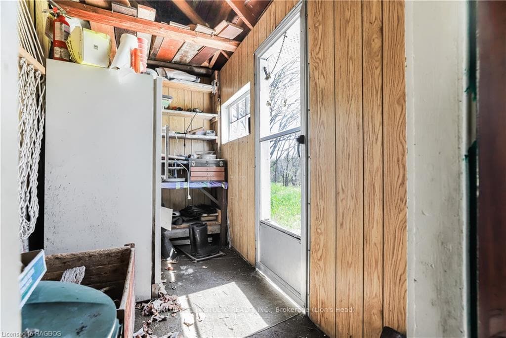 544 WEST Road photo 18