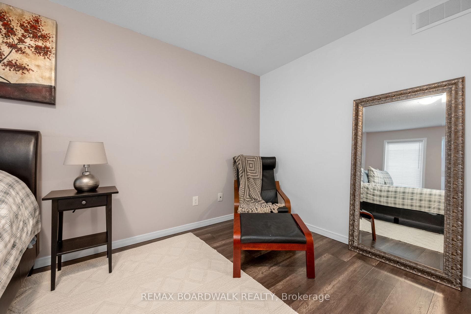 302 Haliburton Heights photo 35