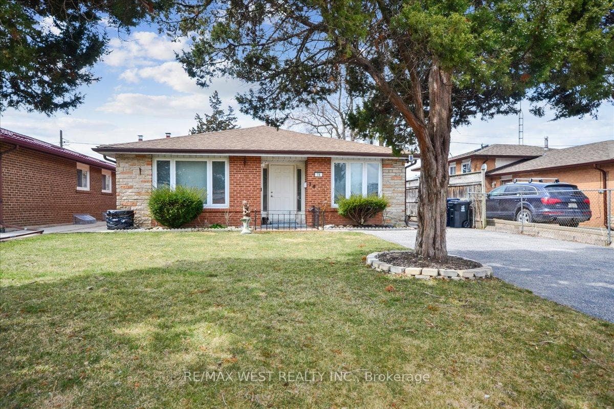 78 Silverstone Drive photo 1