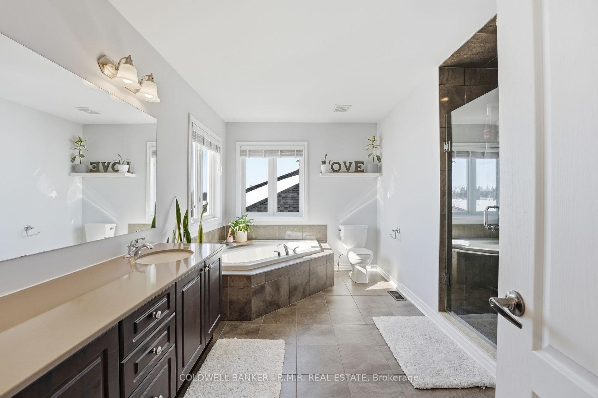 29 Logan Lane photo 25