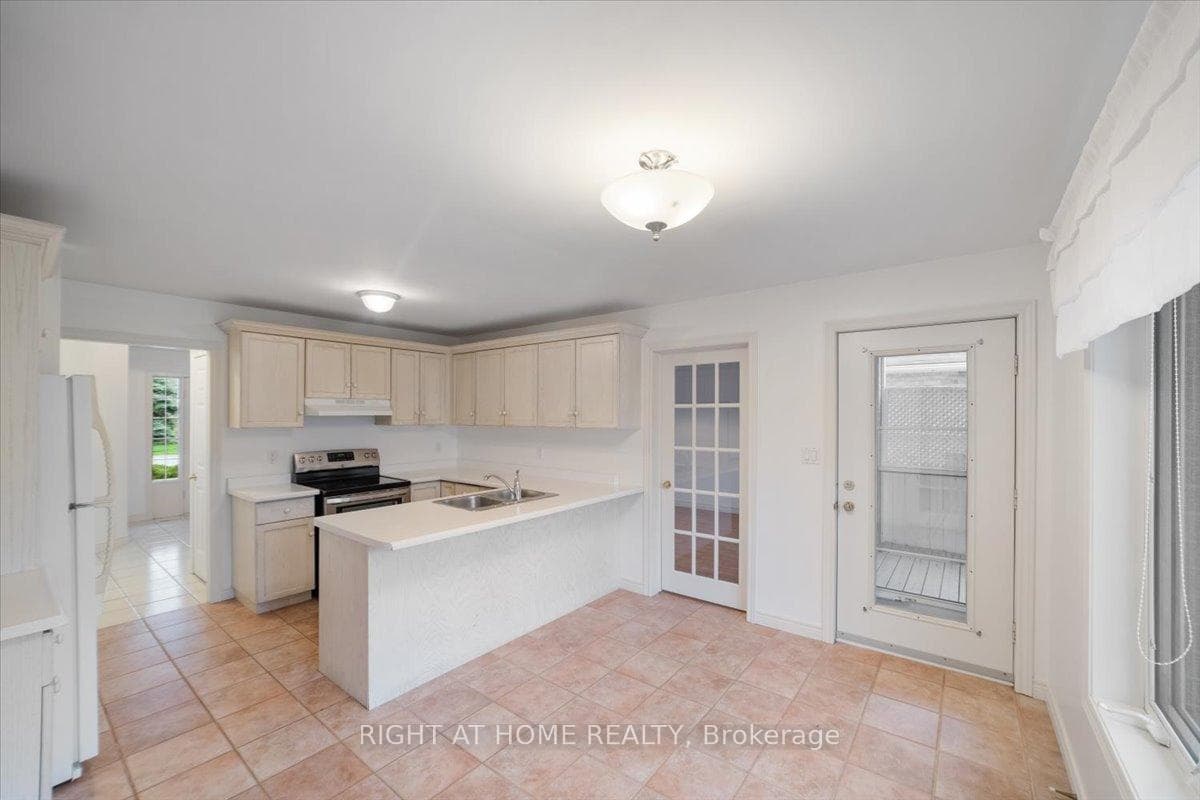 76 Kortright Road photo 11