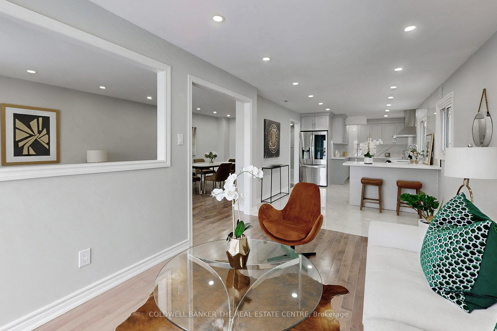 54 Laguna Crescent photo 10