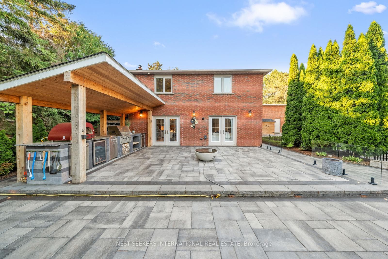 51 Ellis Avenue photo 17