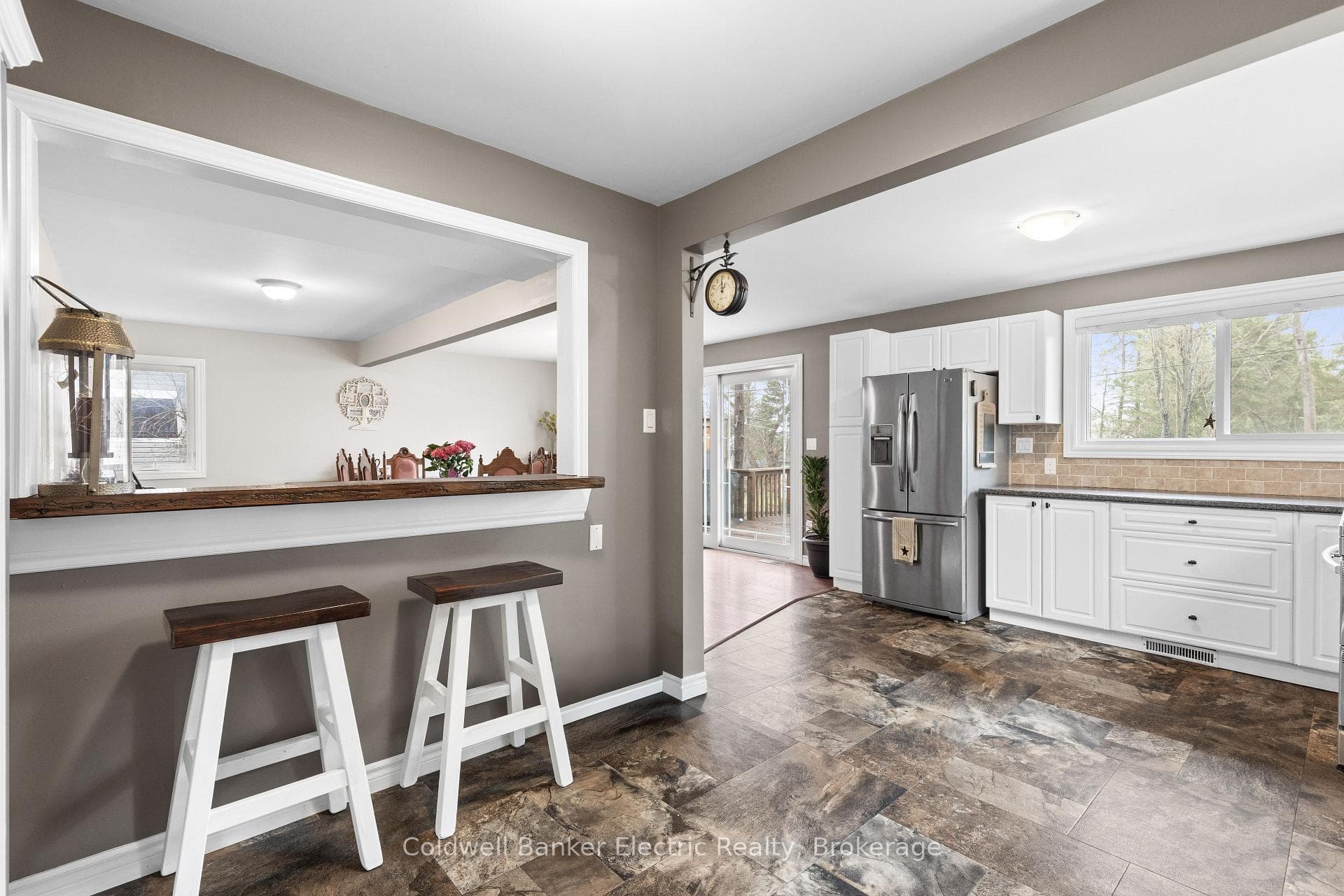 30 Woods Avenue photo 5