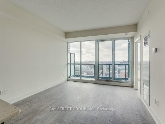 30 Roehampton Avenue Unit 2504 photo 5