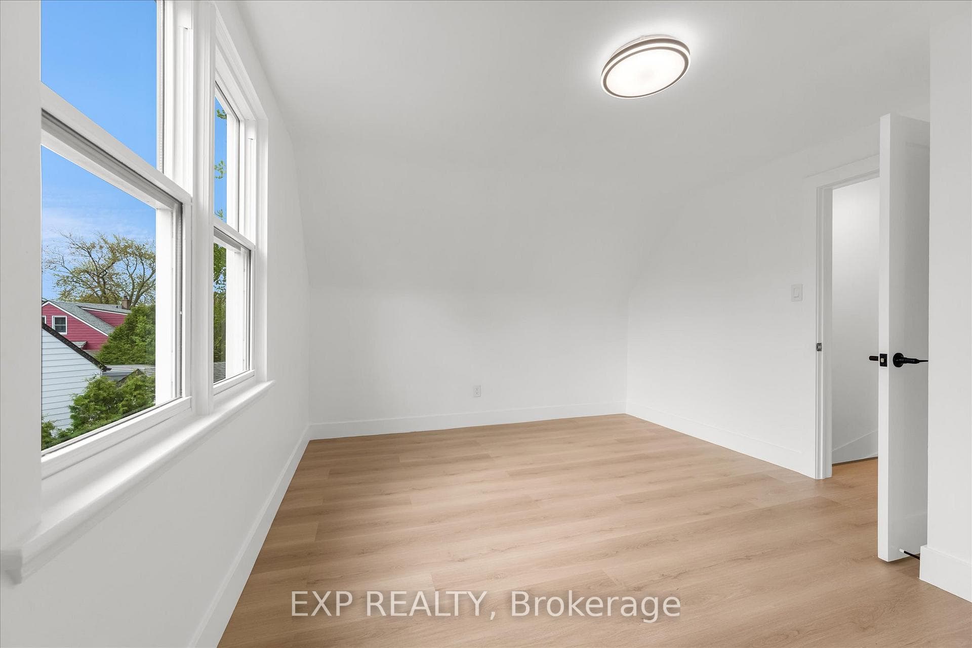 81 Armstrong Avenue photo 13