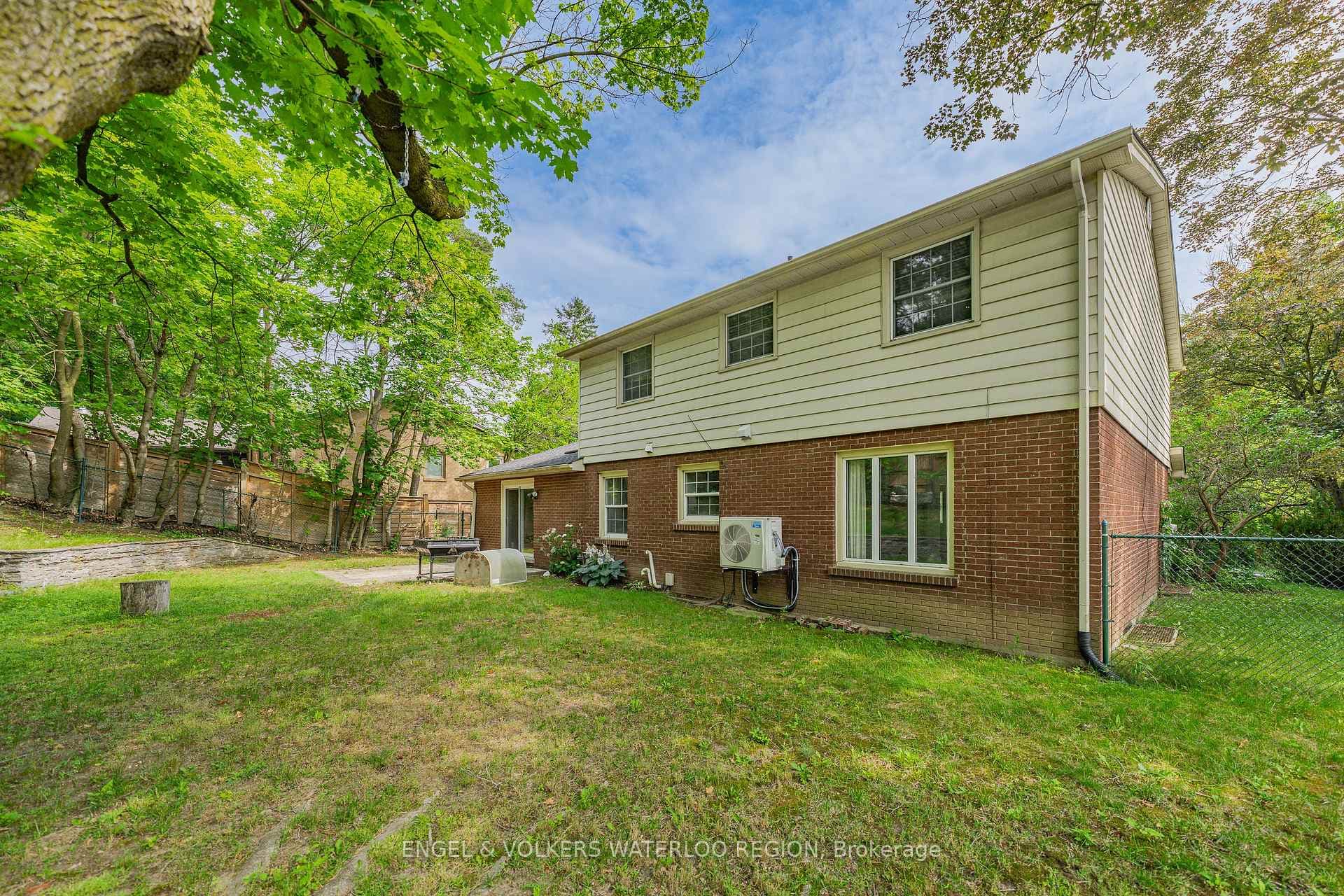 256 Shakespeare Drive photo 38