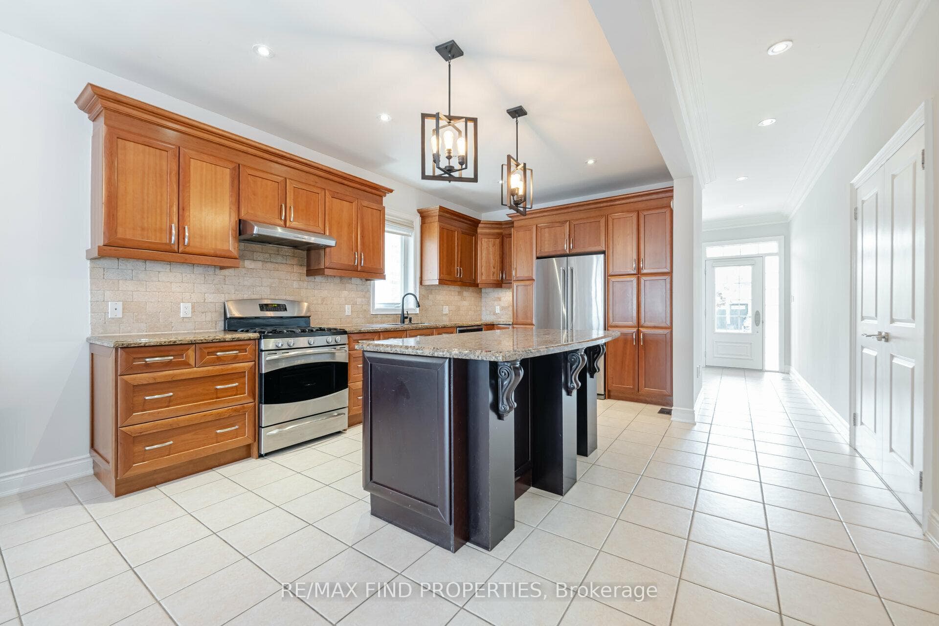 3207 Stocksbridge Avenue photo 8