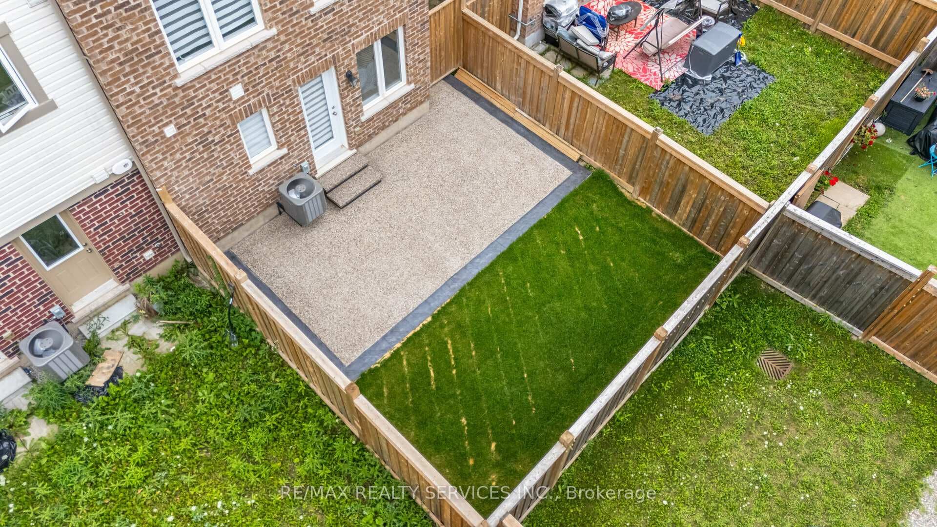 47 Baycliffe Crescent photo 37